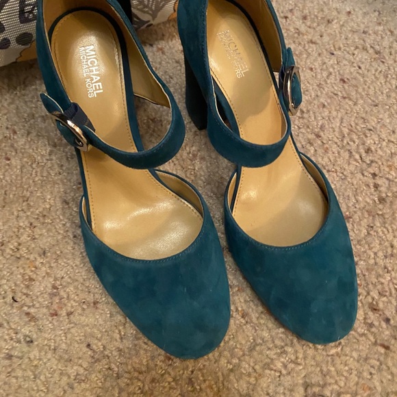 Micheal Kors heels - Picture 2 of 4